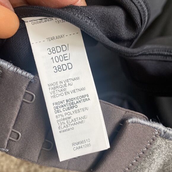 Under Armour Gray Sports Bra 38DD - Picture 8 of 8